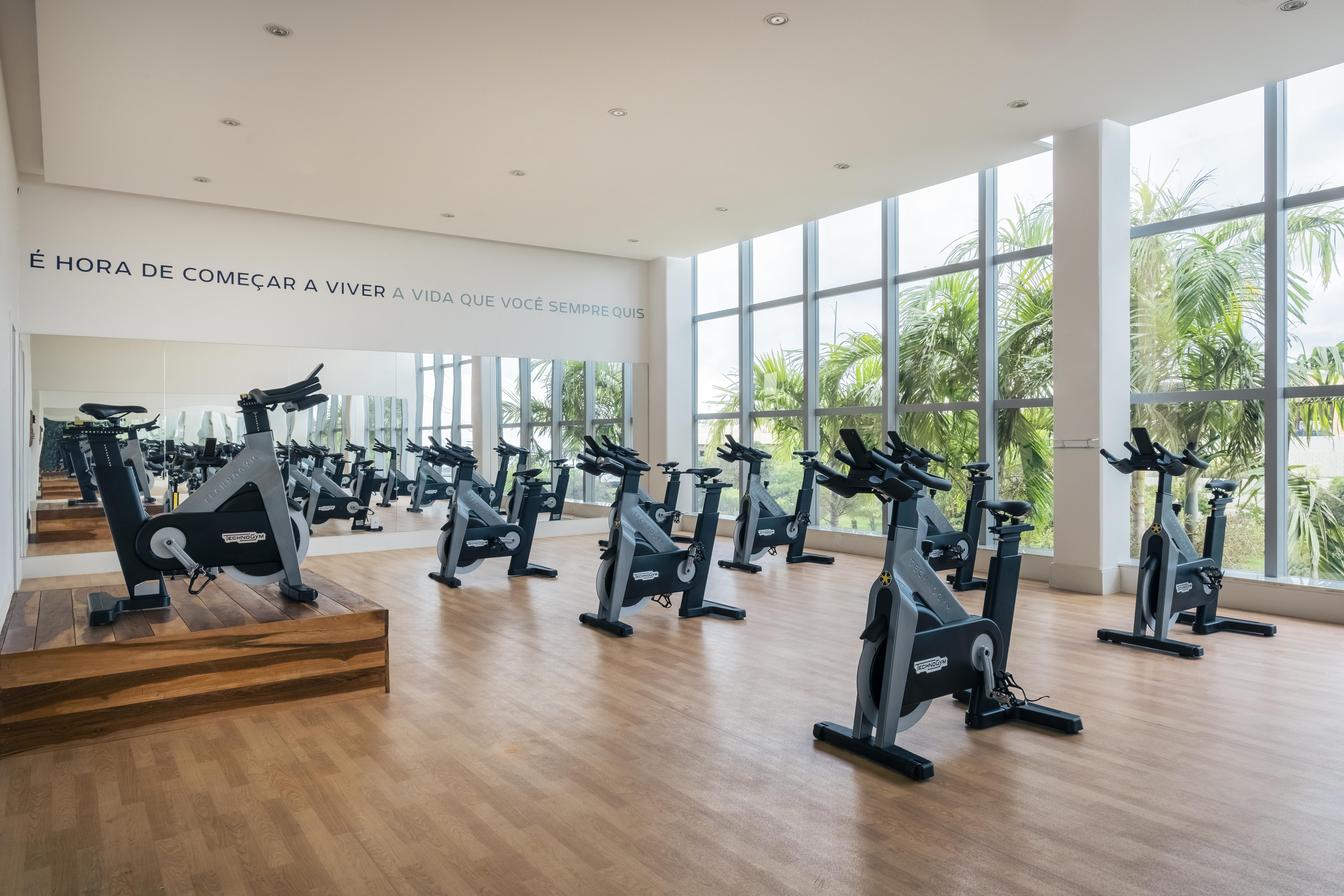 ホテル Iberostar Waves Bahia プライア・ド・フォルテ エクステリア 写真 A spinning class