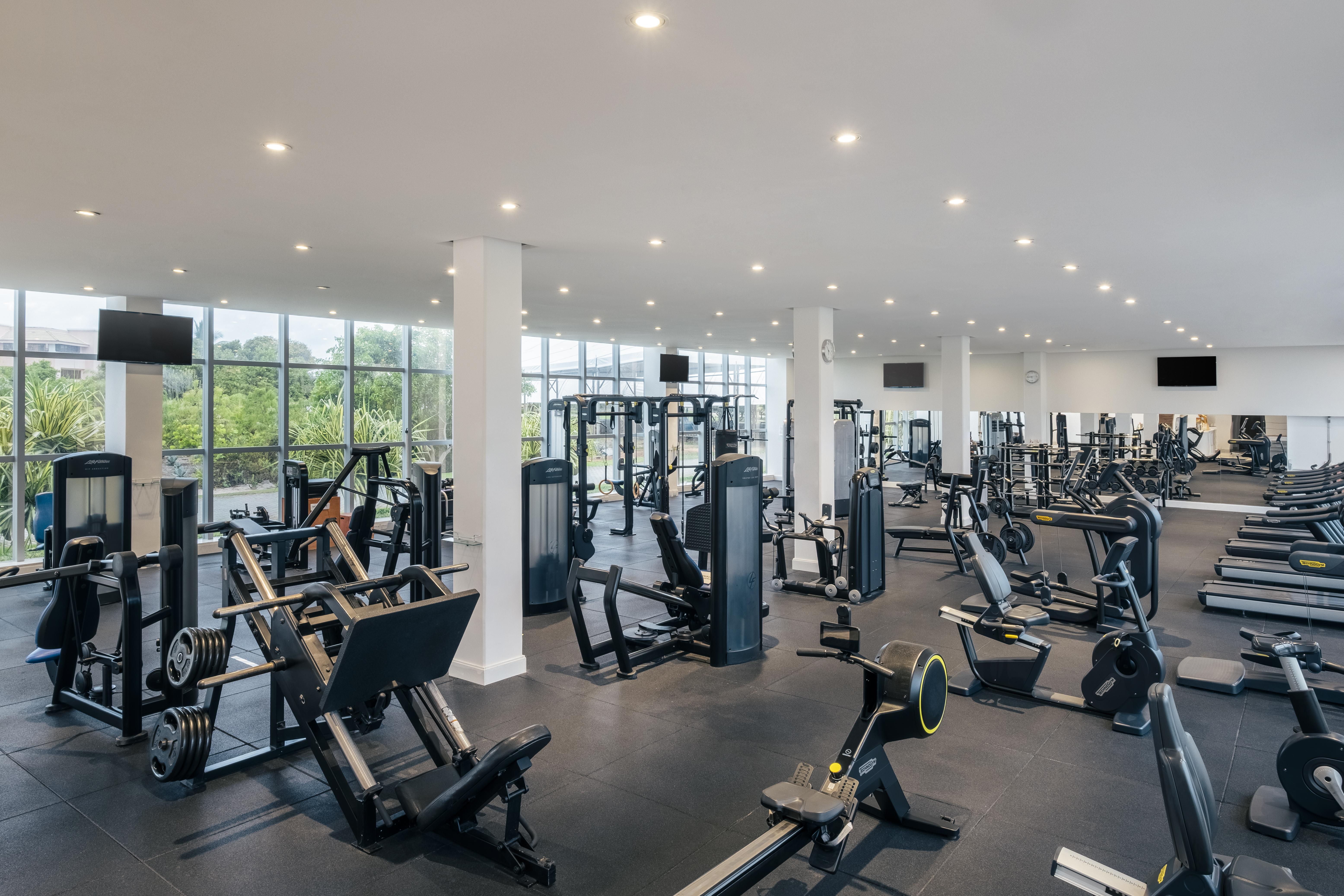 ホテル Iberostar Waves Bahia プライア・ド・フォルテ エクステリア 写真 The gym at the University of Roehampton