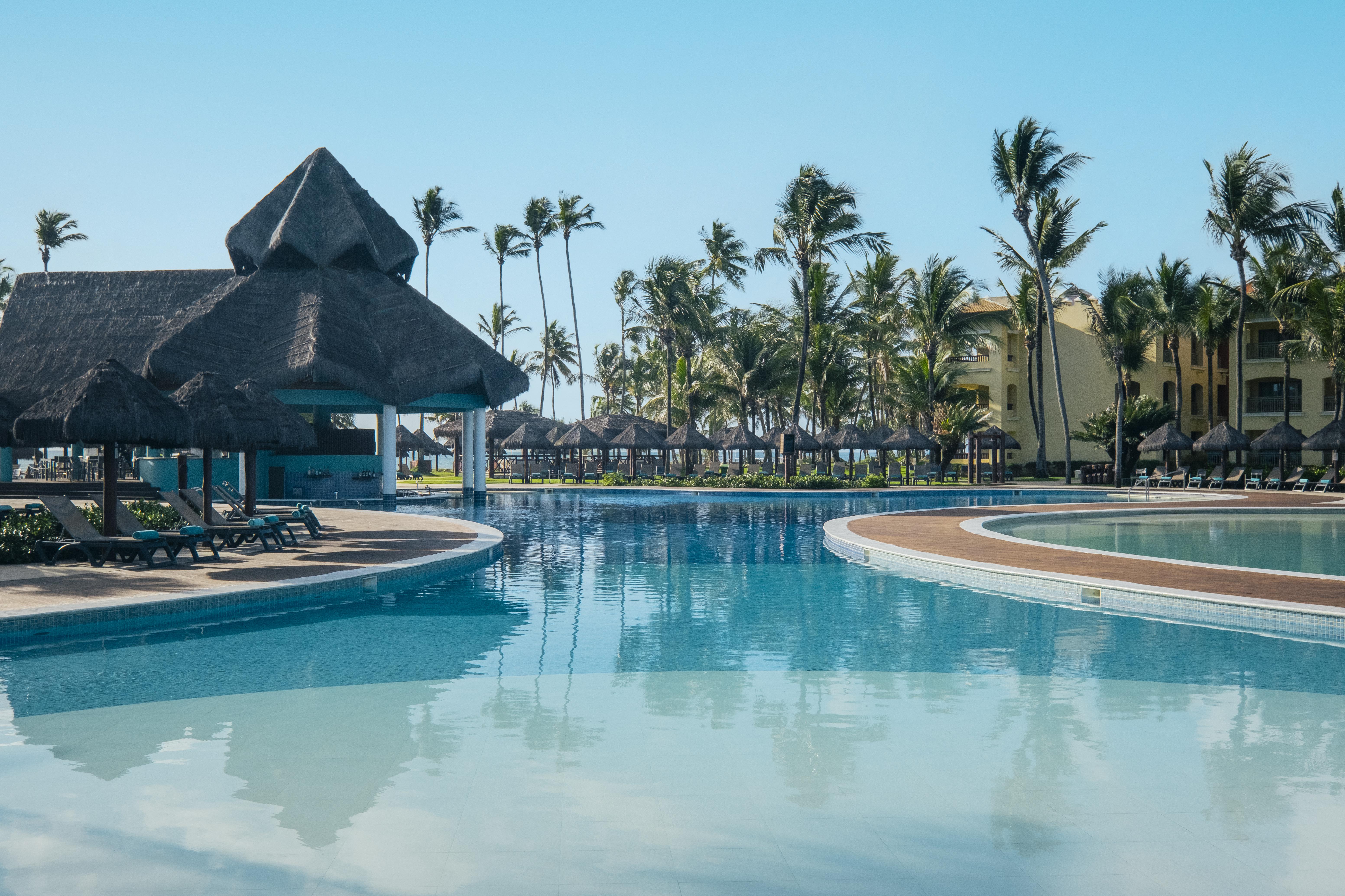 ホテル Iberostar Waves Bahia プライア・ド・フォルテ エクステリア 写真 The pool at the Iberostar Grand Hotel Bávaro