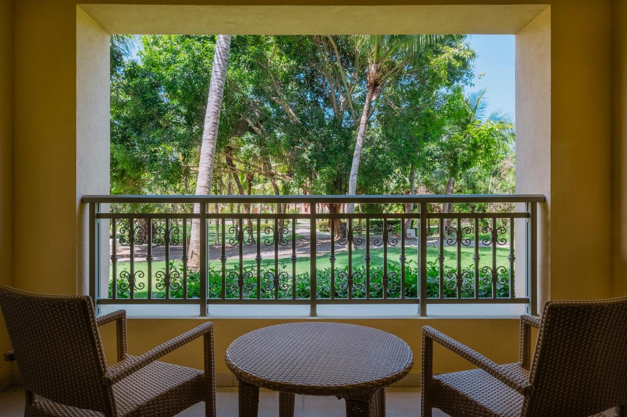 ホテル Iberostar Waves Bahia プライア・ド・フォルテ エクステリア 写真 A balcony at the Hyatt Regency